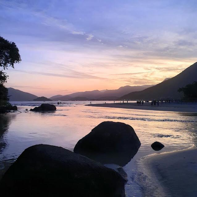 Appartement Chalé rústico e charmoso na praia para casal! à Ubatuba Extérieur photo